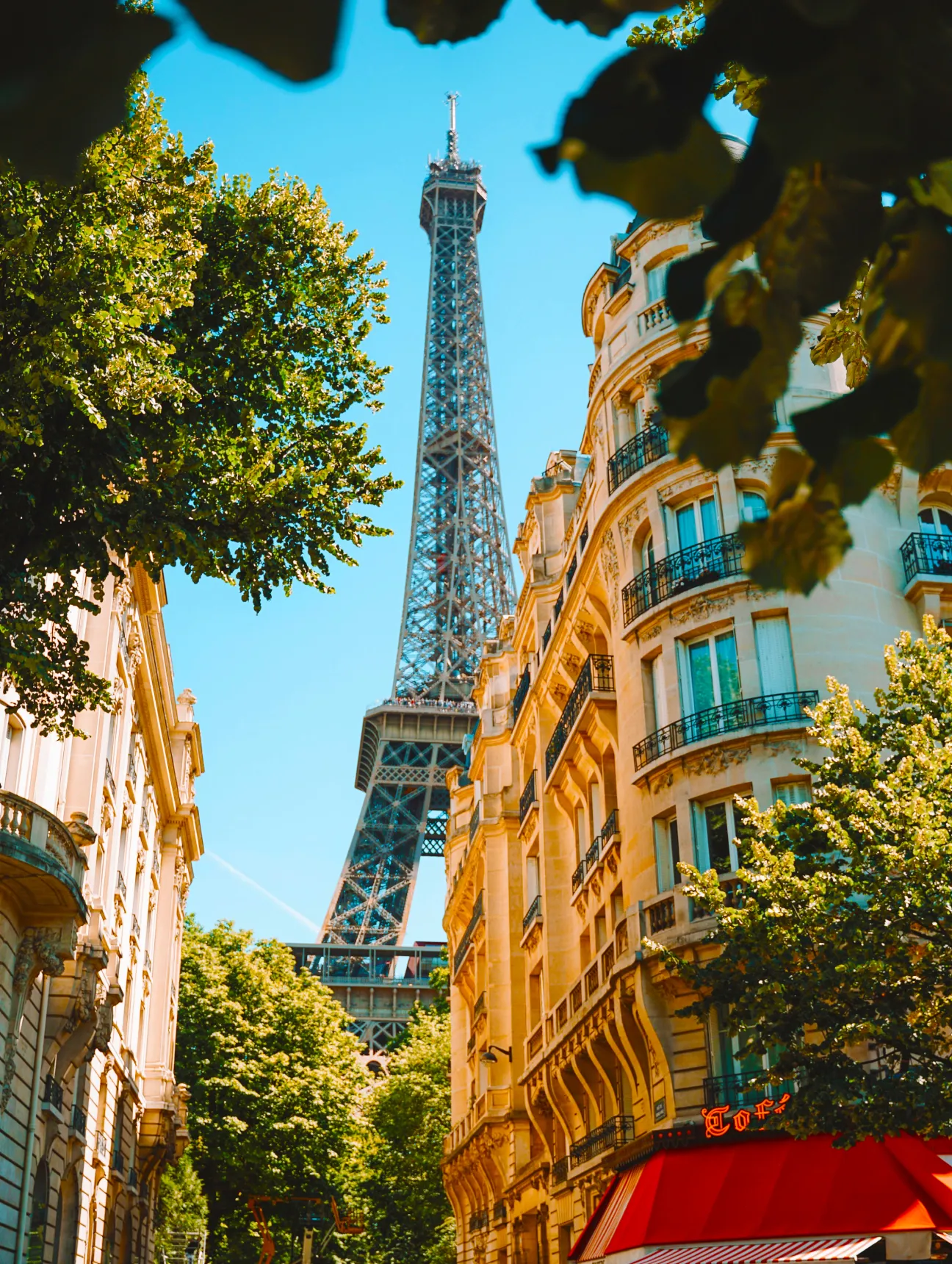 eiffel tower image